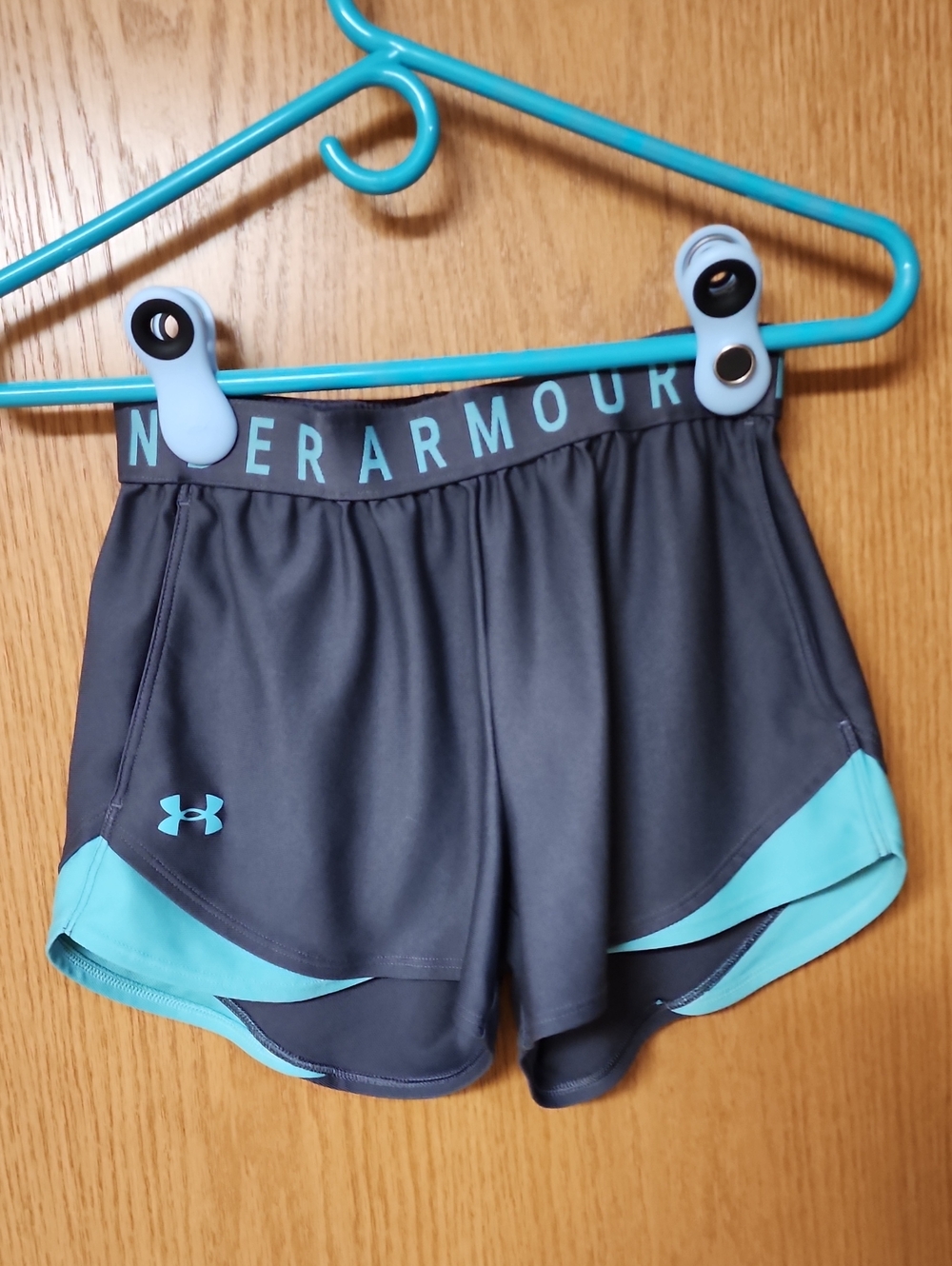 Under Armour Women’s Black & Aqua Athletic Running Shorts XS number 2038